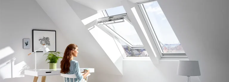 Fensterfunktionen: Schwingfenster mit Obenbedienung, Foto 1